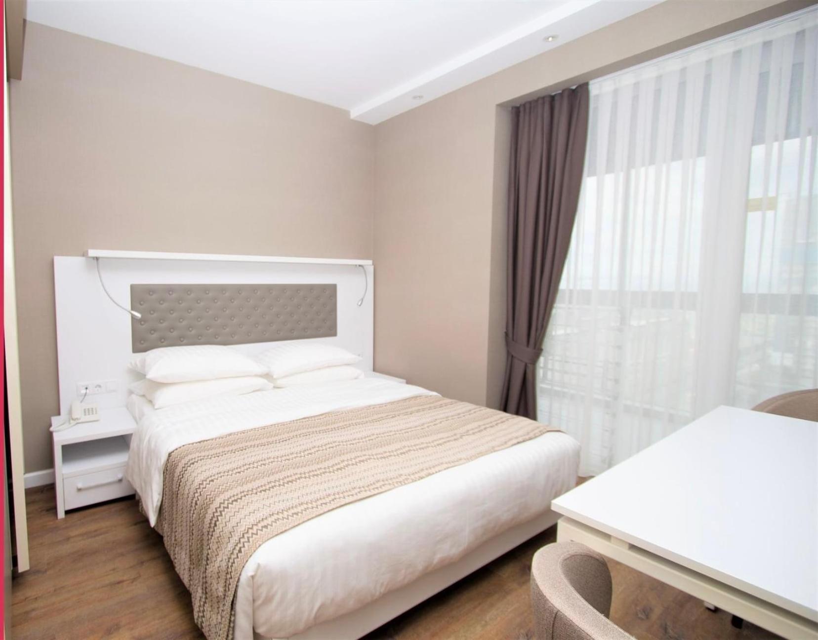 באטומי Alliance Palace Aparthotel By Marriott מראה חיצוני תמונה