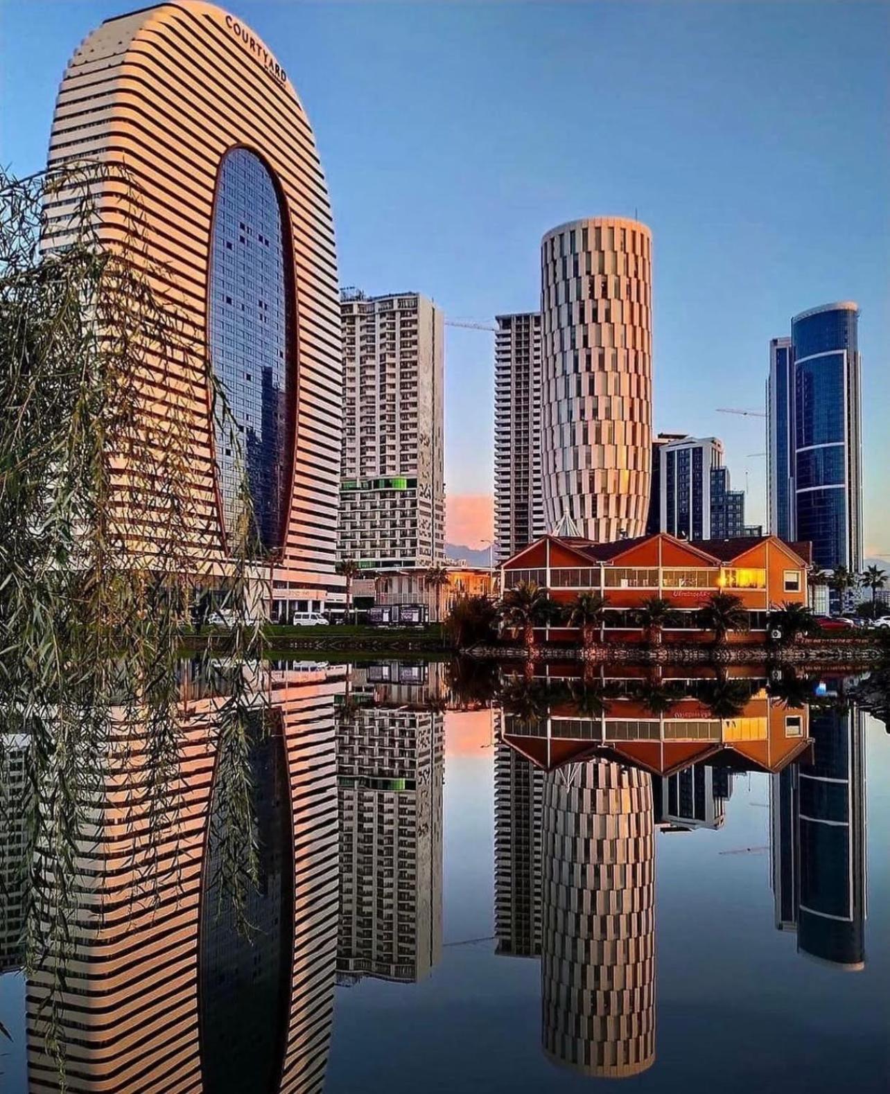 באטומי Alliance Palace Aparthotel By Marriott מראה חיצוני תמונה